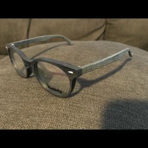 Woody eyeglass frames. Black and green. New